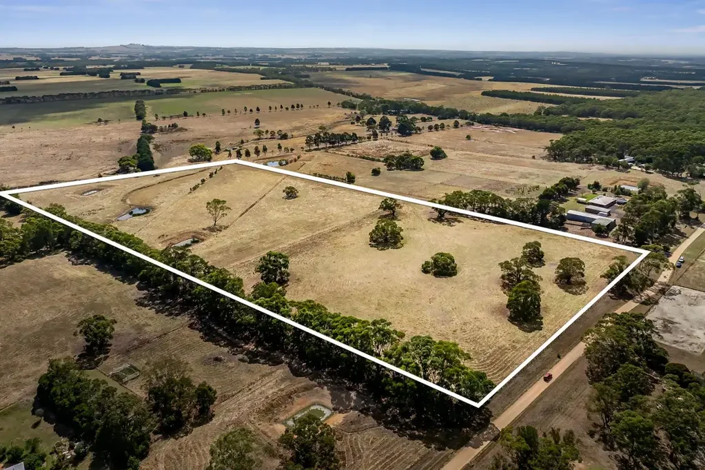 Gherang  24 STUNNING ACRES – A RARE FIND IN WELL HELD GHERANG