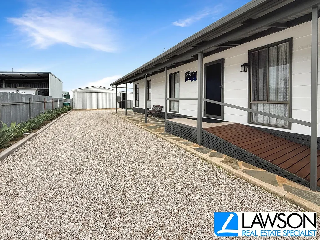 Arno Bay 4 Slaapkamer All about easy modern living...