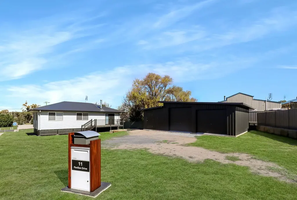 Stanthorpe 3Moenga Character, Comfort & the Ultimate Shed – All on 1,255m²