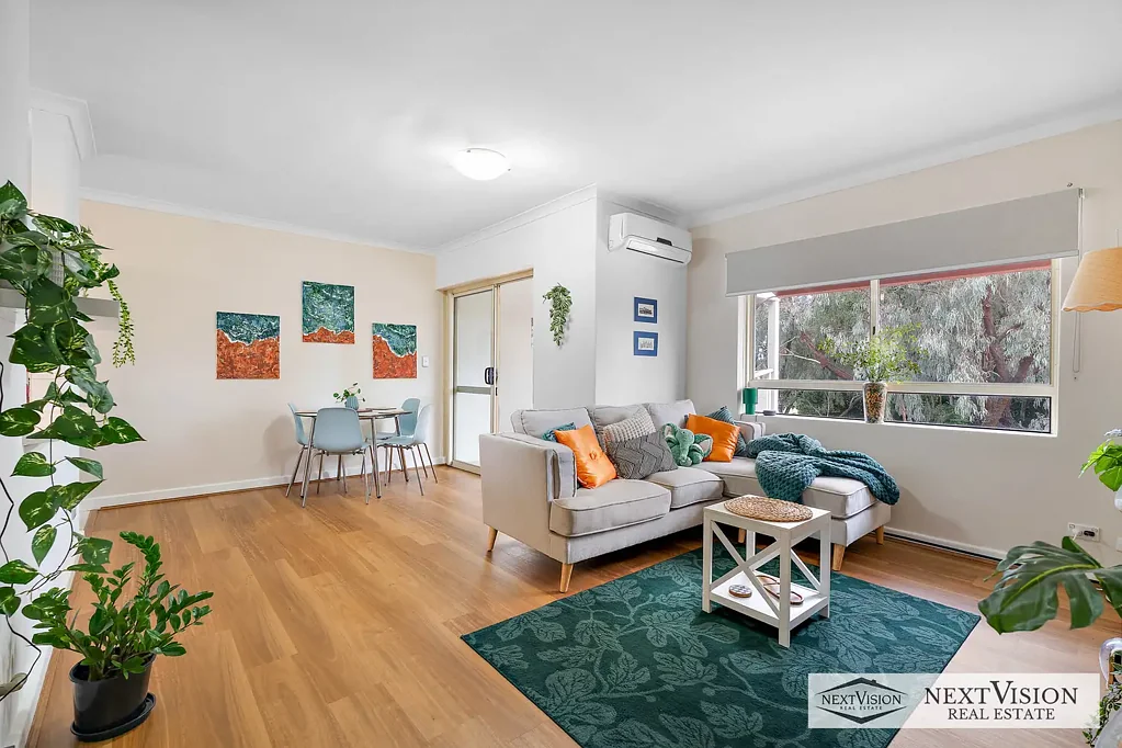 Coolbellup 2ห้องนอน Top Floor Apartment - Ideal First Home or Investment Opportunity!