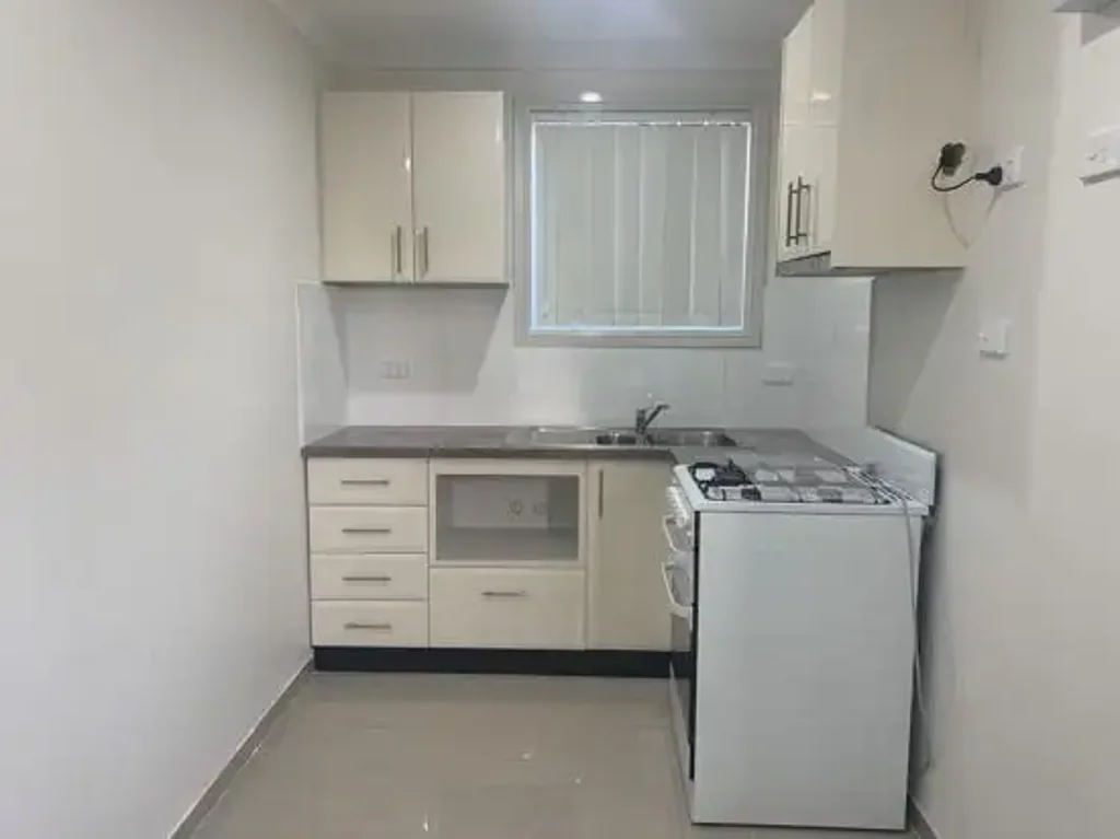 Granny flat in Merrylands
