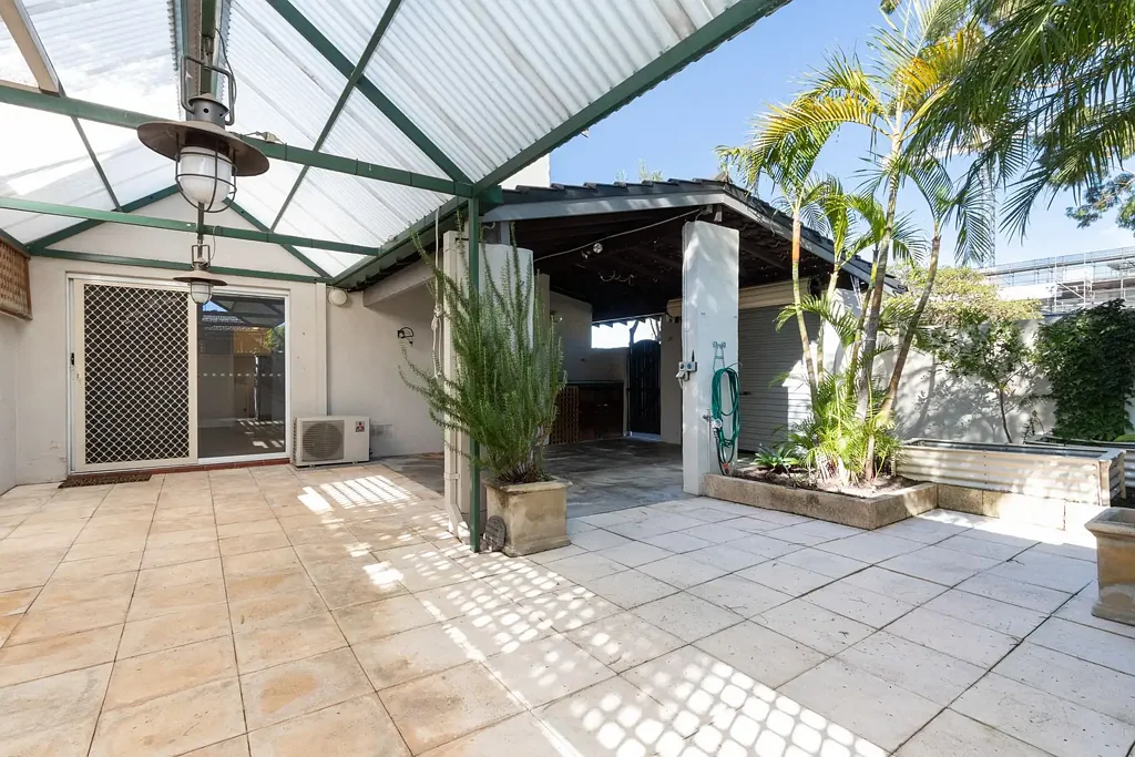 Newly Renovated, Modernized 2x1 Villa - Available Now!