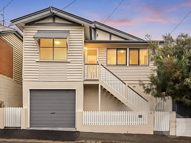 Red Hill 3Moenga Timeless Queenslander Charm with Modern Updates Just 2km from Brisbane CBD