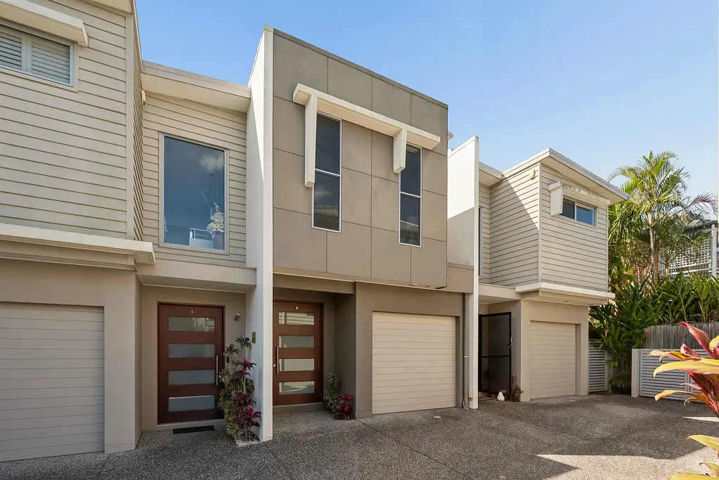 Morningside 3 Bedroom House-sized proportions + private entertaining in a boutique Morningside setting