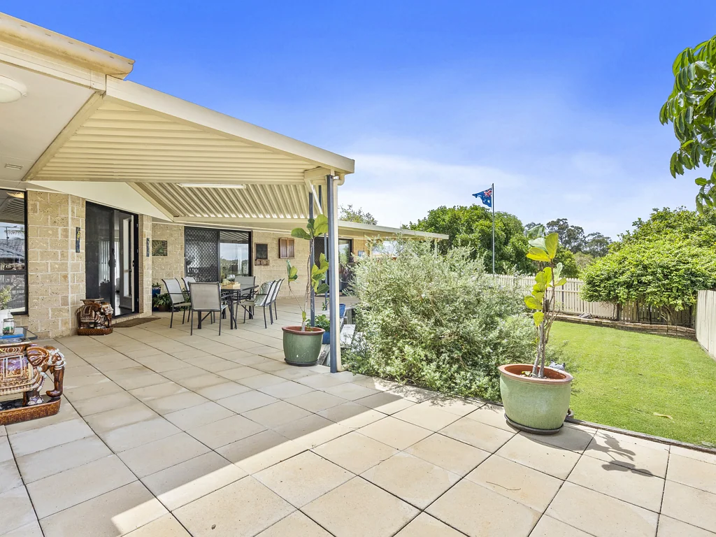 1 Holly Crescent, Windaroo, QLD 4207