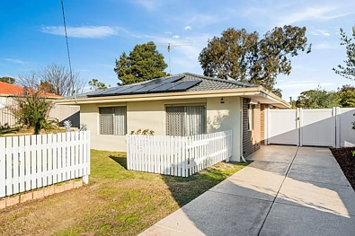 Lockridge 3房  Just Listed - Renovated Family Living with Future Development Potential