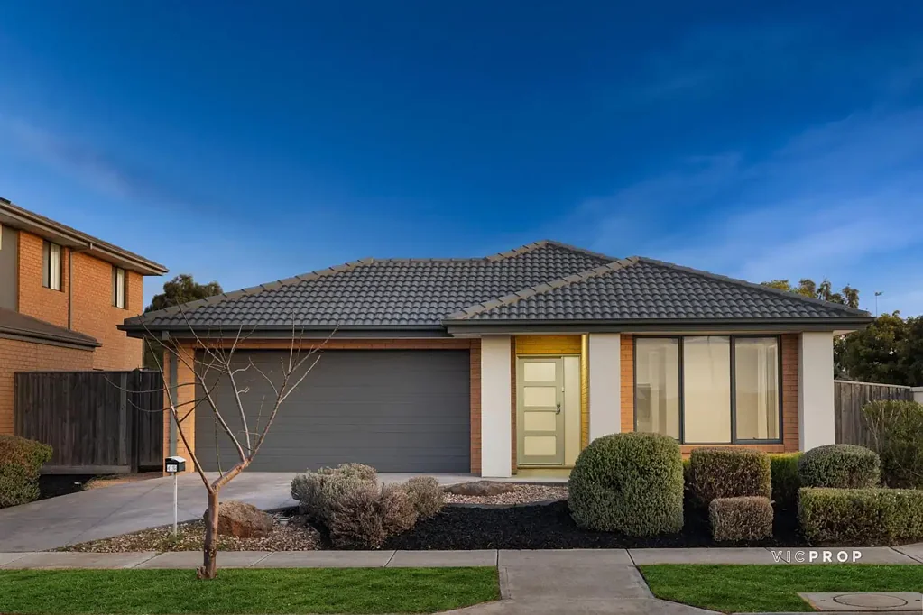 42 Carmen Road, Point Cook, VIC 3030