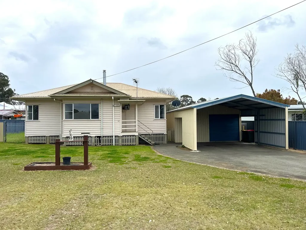 Kingaroy 3部屋 Solid Move in Ready Home