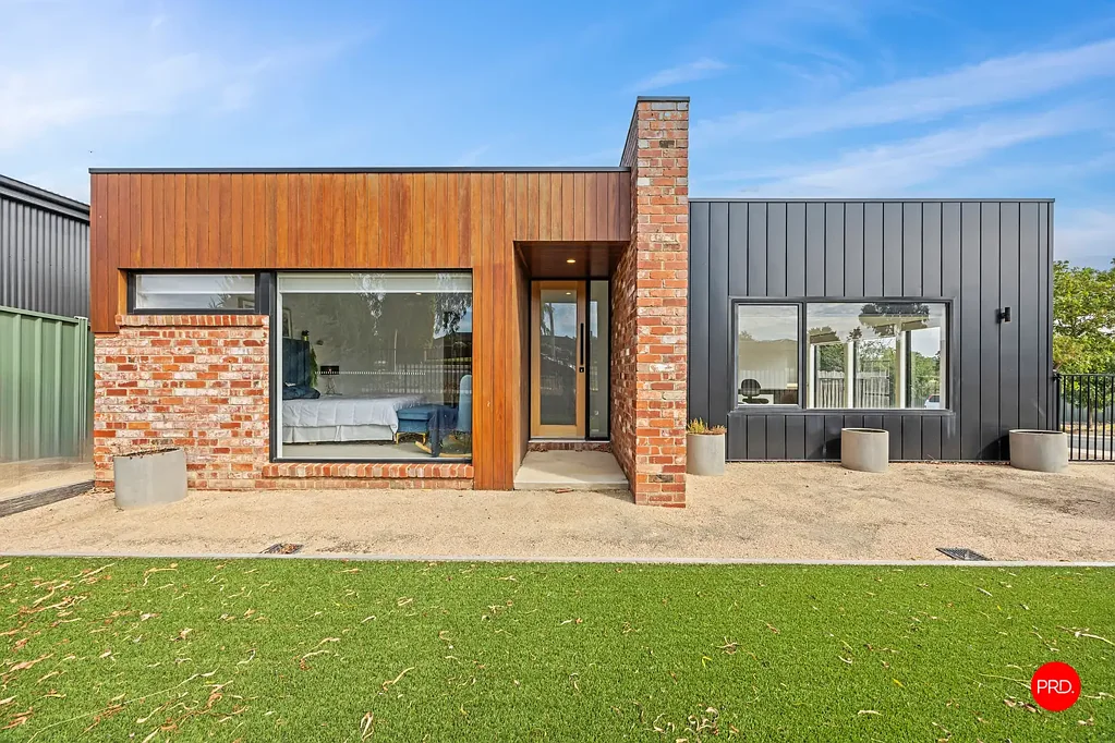2 Rheola Drive, White Hills, VIC 3550