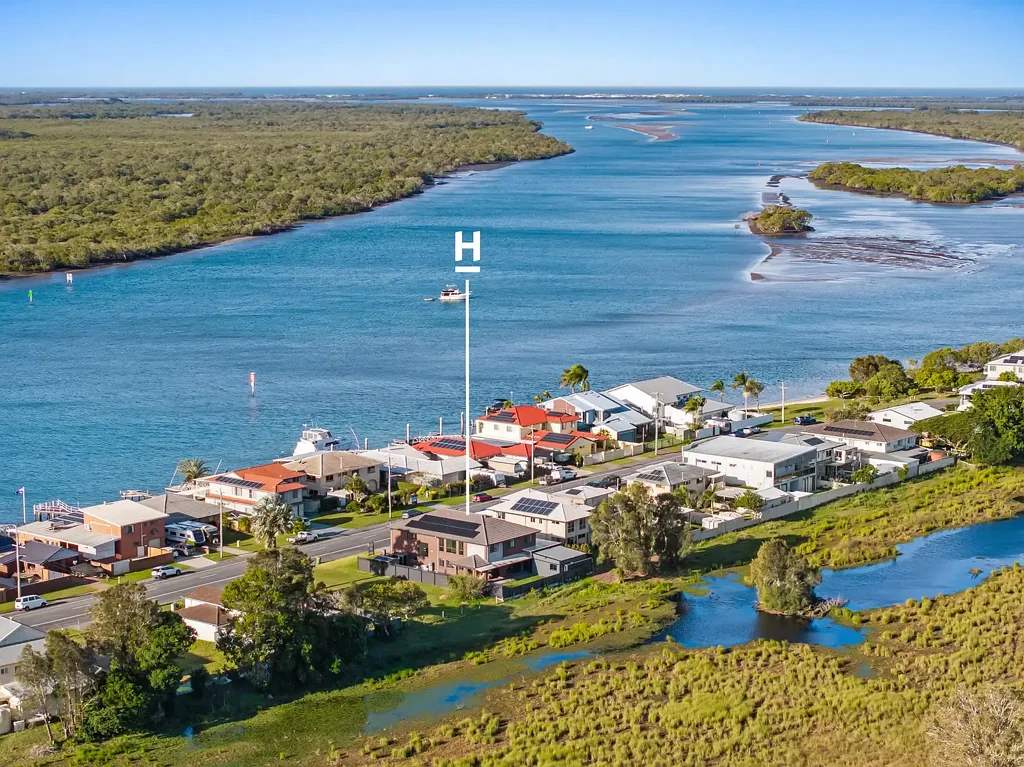 Jacobs Well 4બેડરૂમ Water Views, Room for the Boat — Auction