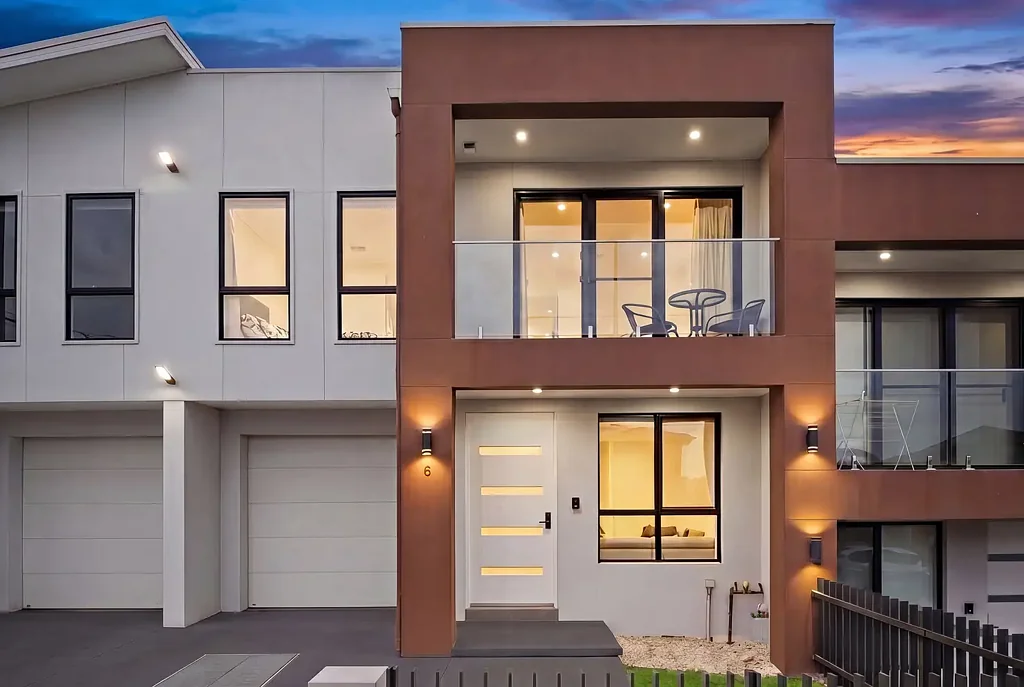 Tallawong 3침실 Premium Street-Facing Design Meets Low-Maintenance Luxury - Private Inspection Only