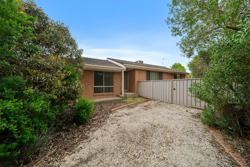 8 Kennedy Court, Seymour, VIC 3660