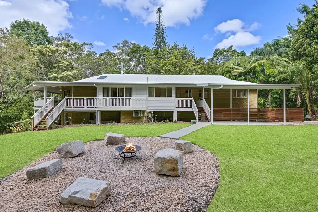 Tewantin 7房  RENOVATION MASTERPIECE SO CLOSE TO THE NOOSA RIVER & BEACHES