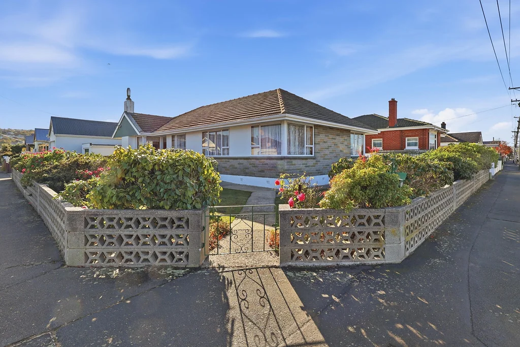 South Dunedin 4房  4 Bedrooms with Garaging Plus OSP