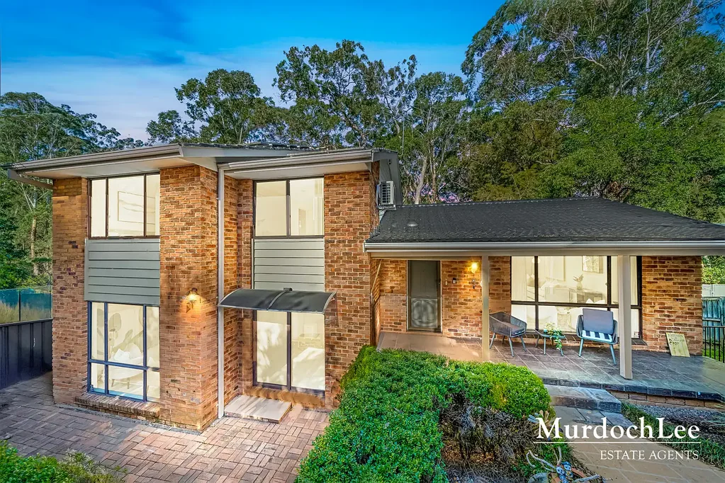 Cherrybrook 4غرفة نوم Whisper Quiet Modern Living in the Heart of Cherrybrook | Walk to Shops, Schools and Bus | CTHS Zoned