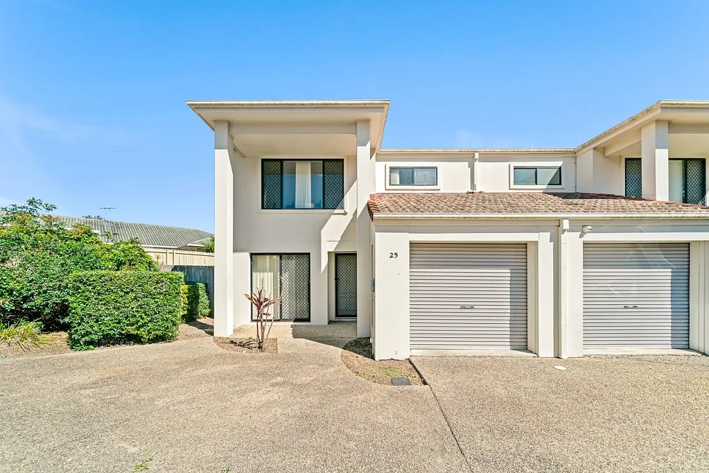 Calamvale 3Zimmer Spacious Townhouse Living with a Generous Backyard