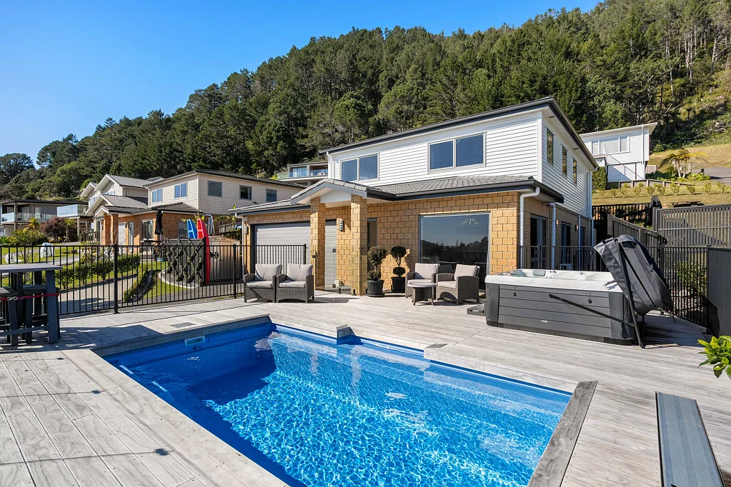 Pauanui 5침실 The Countdown is ON!