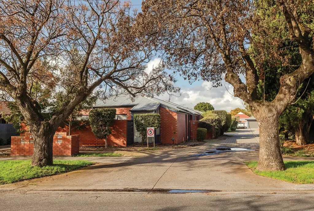Allenby Gardens 2房  Sunlight, Easy Style And Low-Key Seclusion On The City's Western Doorstep