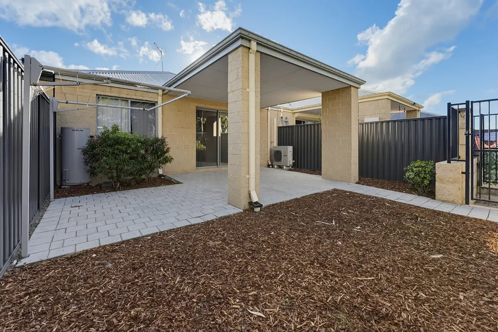 Dayton 3房  Modern 3x2 Home Opposite Park: Landscaping Done, Ready to Move In!