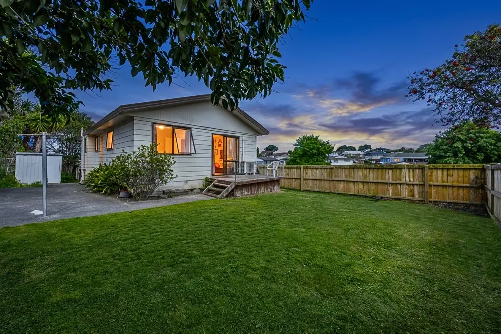 1/27 Silver Creek Road, Clendon Park, Manukau City, Auckland