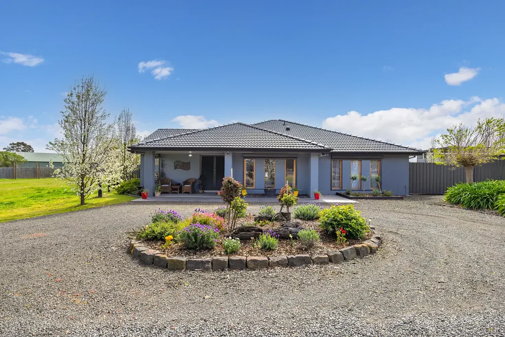 136 Sandy Creek Road, Maffra, VIC 3860