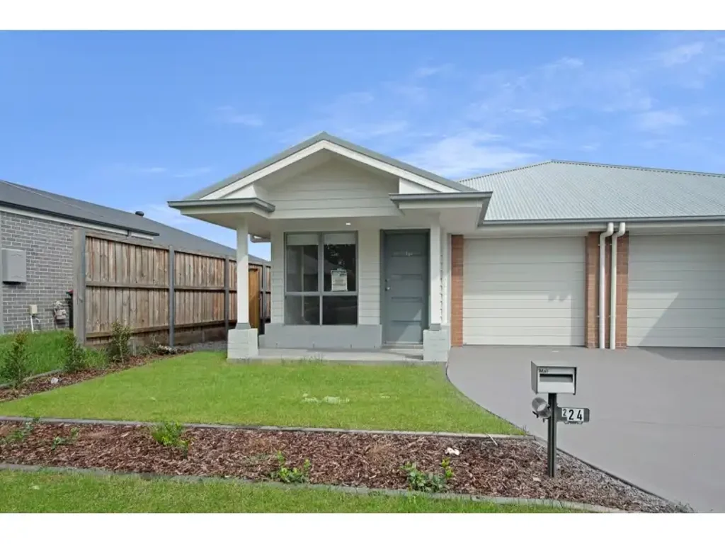 NEW MODERN 3 BEDROOM DUPLEX IN CHISHOLM