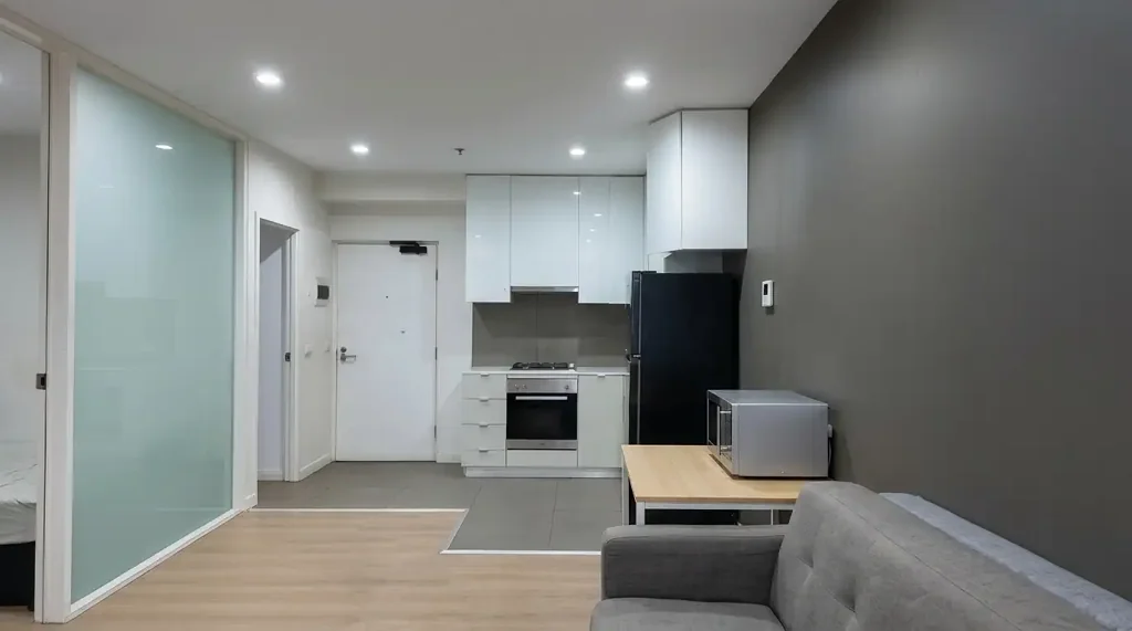 Fully Furnished Two Bedroom Apartment Located In West Melbourne!