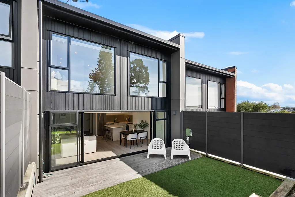 Avondale 2غرفة نوم Solid Build, Modern Living