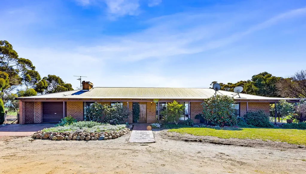 . 'Dulbelling Farms', Quairading, WA 6383