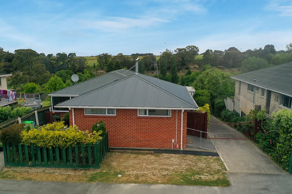 Highfield 4ਬੈੱਡਰੂਮ Location, Views, Space & Potential!