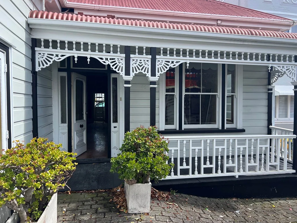 Mount Eden OFFICE OR RETAIL, YOUR CHOICE