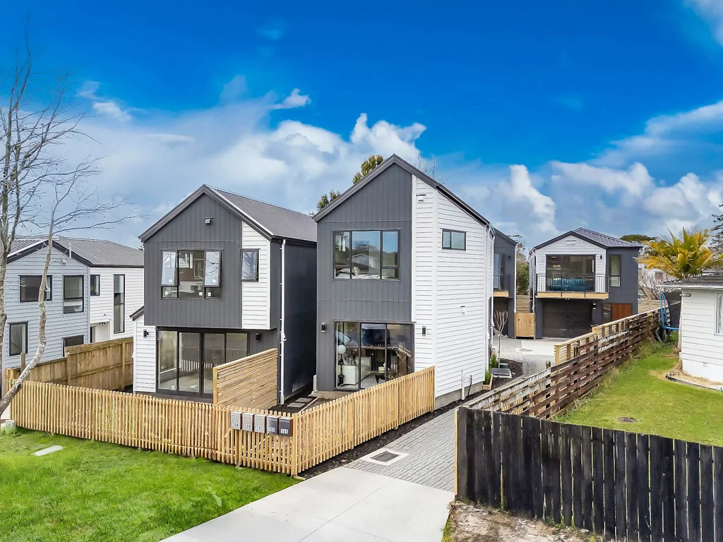 Ranui 4Kwarto Modern & Standalone Homes with Warranty