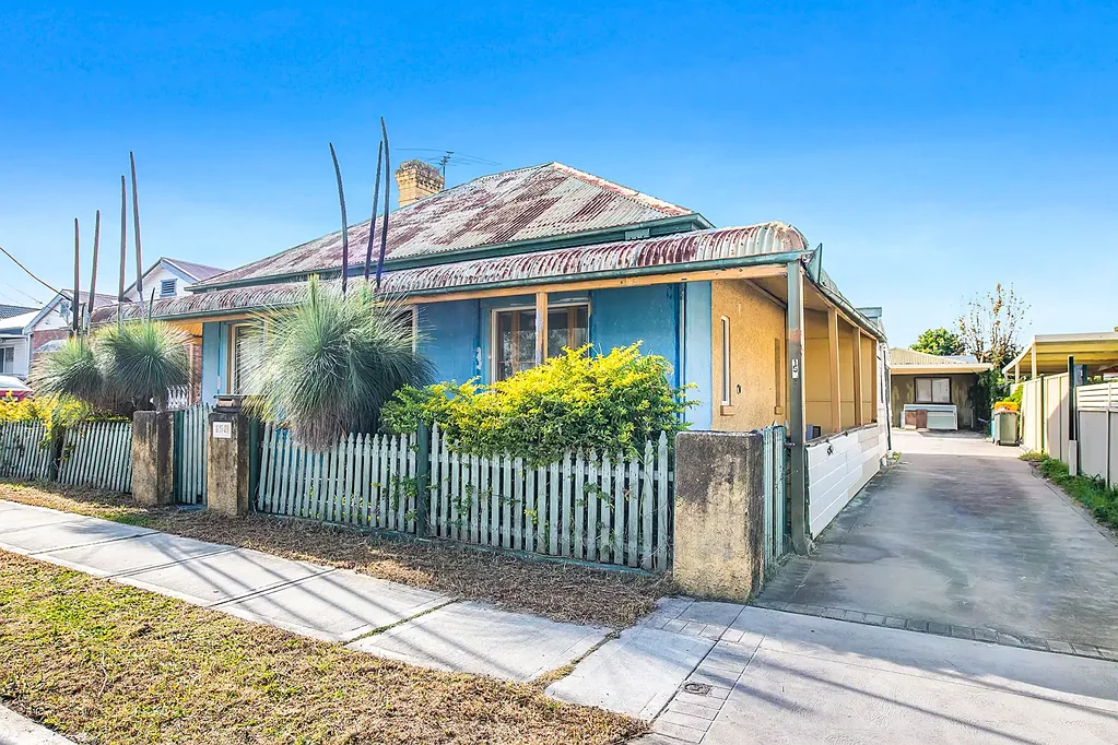 Cabramatta 3房  Old world charm on a generous block