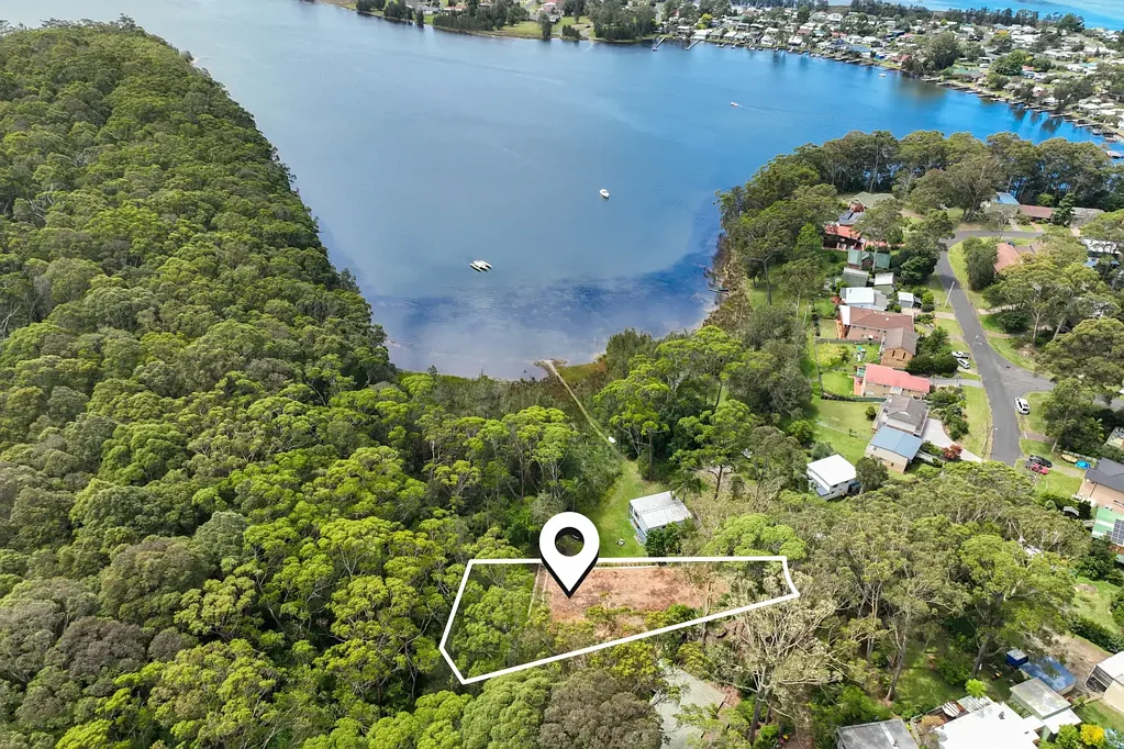 Burrill Lake Rare lakeside opportunity - It's a natural gem.