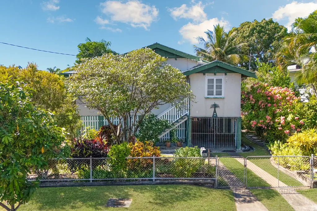 Mundingburra 2침실 First Time Offered in a Generation. Endless Potential on a Quarter-Acre Block