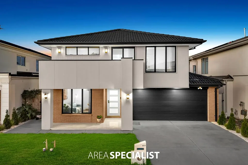 Lyndhurst 5غرفة نوم Contemporary Sophistication and Family Excellence in Aquarevo Estate