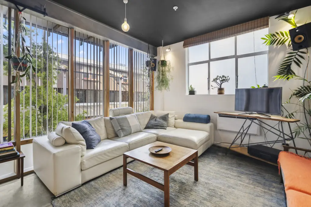 Te Aro 1 Bedroom Air B&B? Cash Buyers Only!
