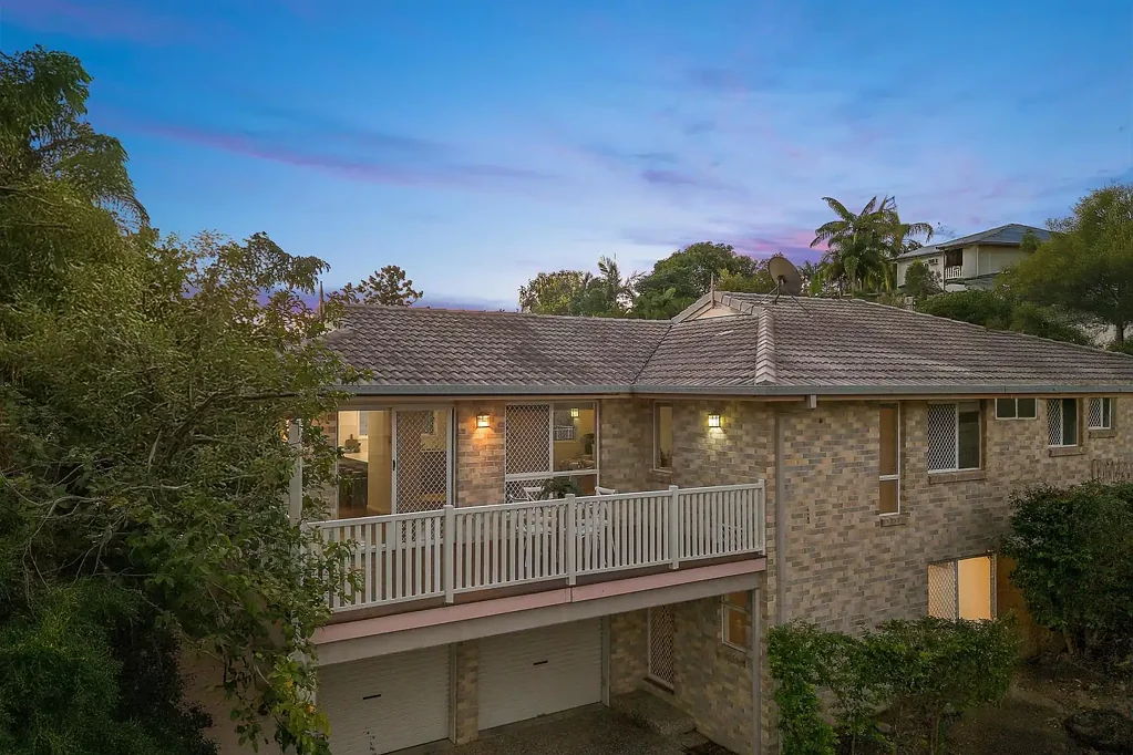 The Range 5部屋 Welcome Home to 26 Lamington Street – A Perfect Family Oasis on the Range