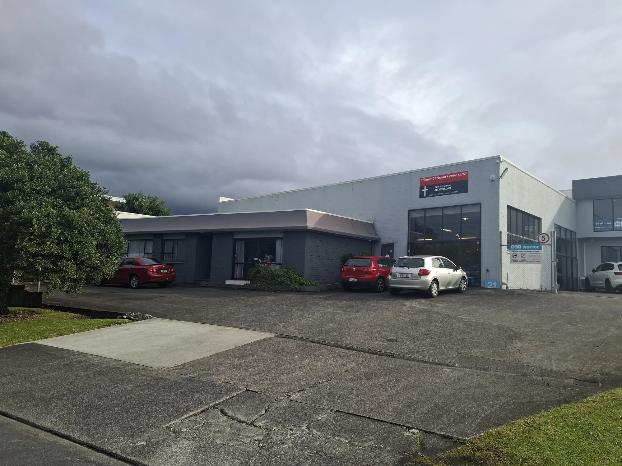 Glendene  Road front industrial unit - Glendene location