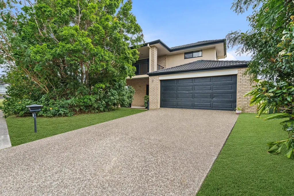 Upper Coomera 5房  STYLISH CORNER-BLOCK LIVING WITH SPACE, COMFORT & FLEXIBILTY!!