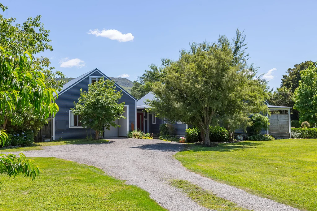 Greytown 5ห้องนอน Dual living retreat