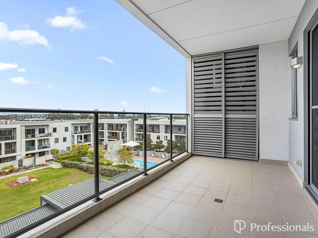 200/2 Signal Terrace, Cockburn Central, WA 6164