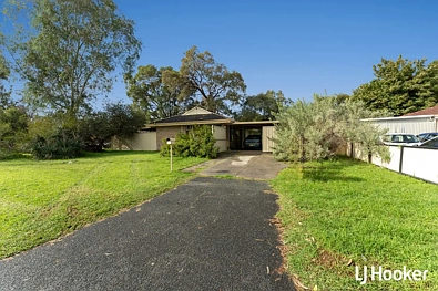 8 Brookdale Drive, Armadale, WA 6112, 3房, 1浴, House