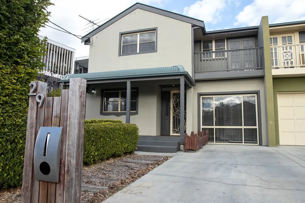 Spacious 4 Bedroom Duplex with Rumpus Room