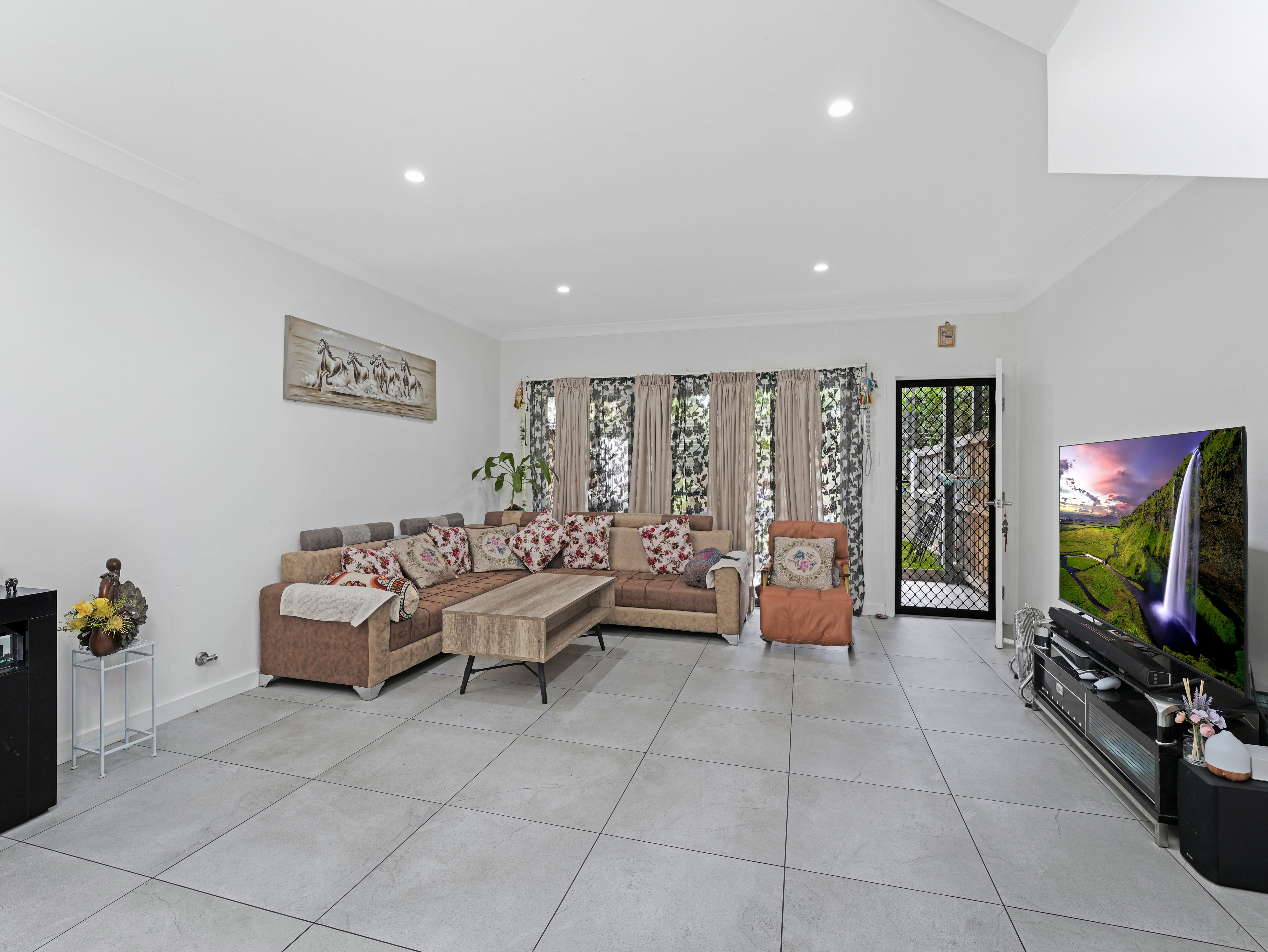 UNIT 7 93 BROUGHTON ST, CAMPBELLTOWN NSW 2560, 0房, 0浴, Townhouse