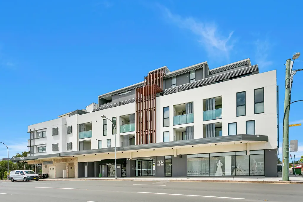 Immaculate One Bedroom Apartment with City Views!!!