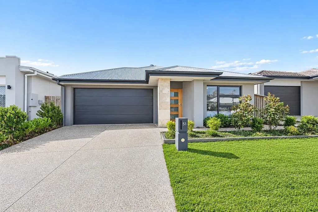 Burpengary East 4chambre Where Premium Upgrades Meet Practical Family Living!