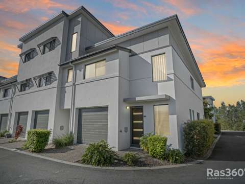 Coomera 3 Bedroom Prime Investment Opportunity: Exceptional Town Home