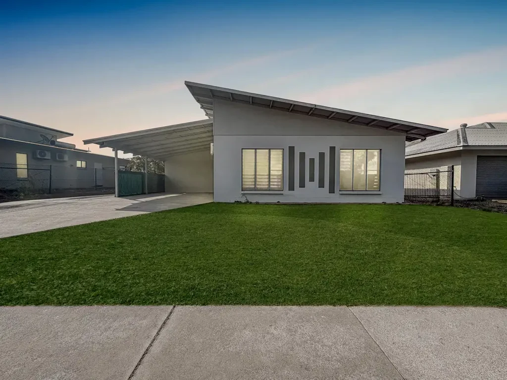 Modern � Low-Maintenance Living in a Convenient Location