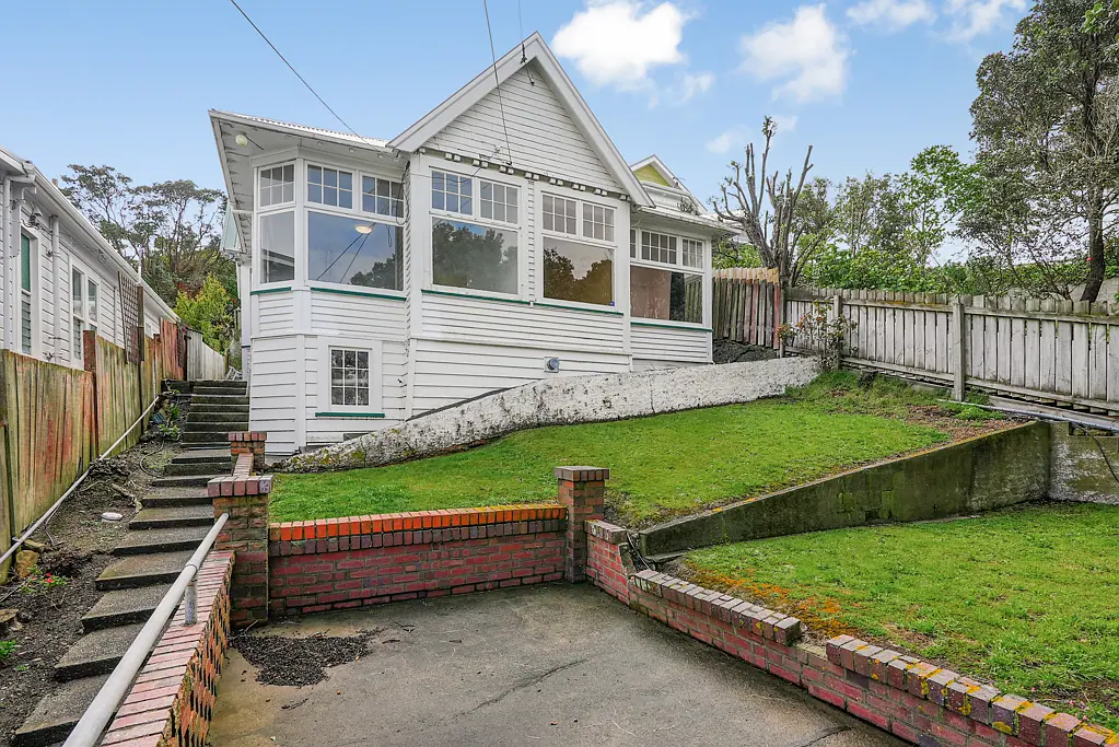 Hataitai 8部屋 Substantial Character Home in Blue-Chip Hataitai